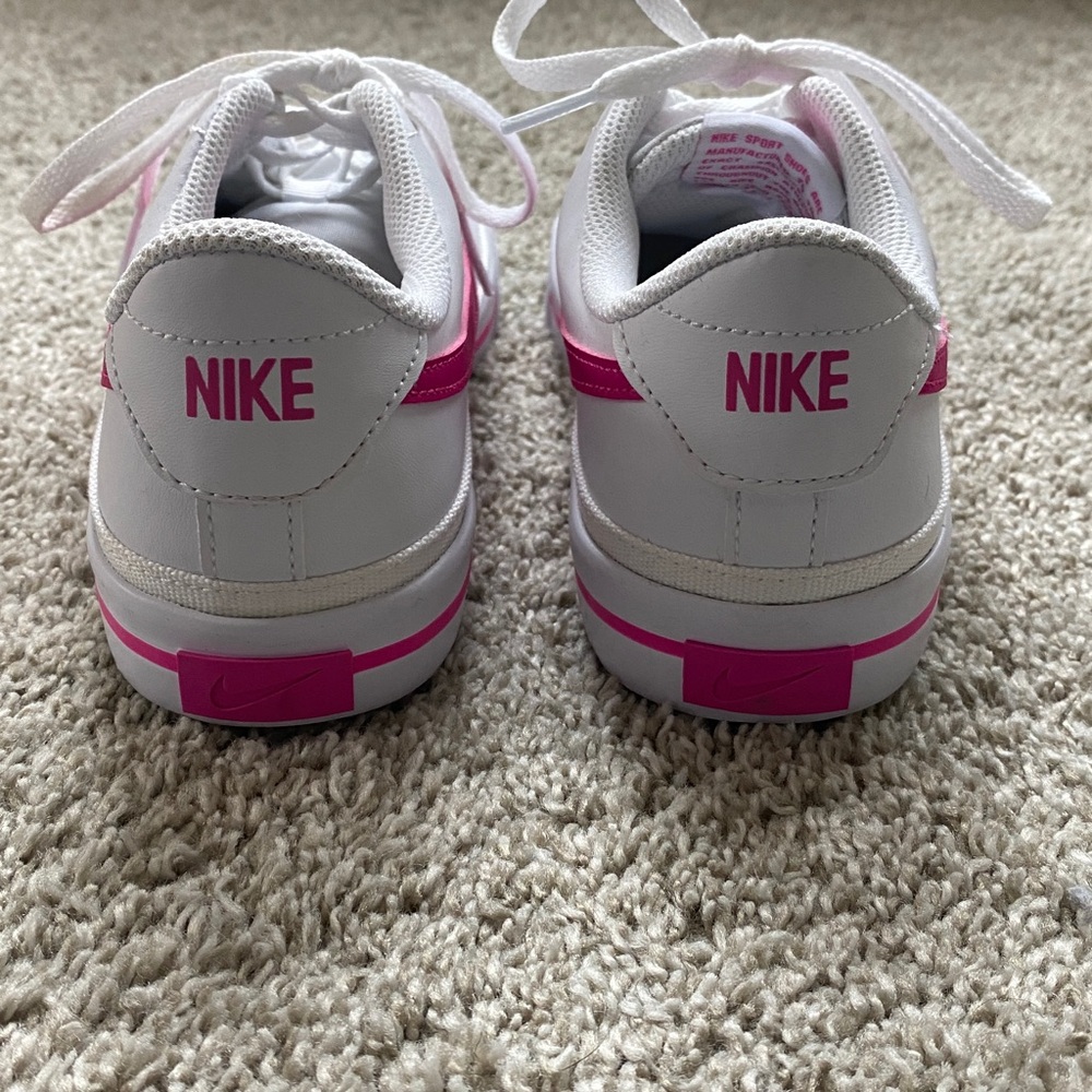 Nike 6Youth White and Pink Casual Sneakers - Picture 4 of 9